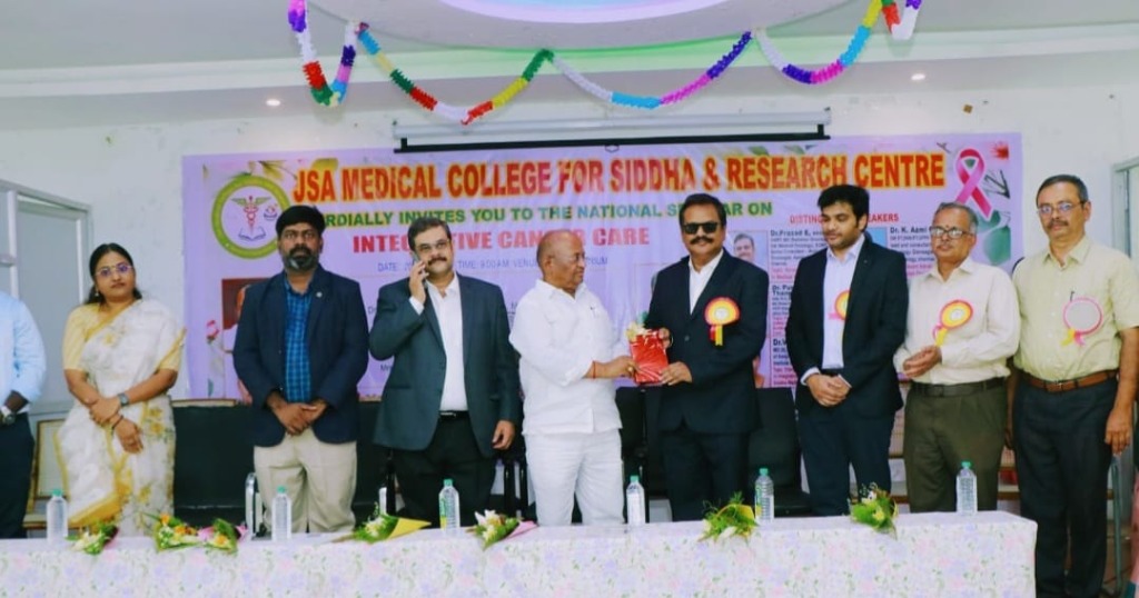 Dr. K. Thangadurai with faculty and dignitaries at JSA Medical College National Seminar on Integrative Cancer Care